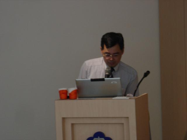 第三堂課由台北馬偕醫院呂宜興醫師演講「標靶藥物Cetuximab（Erbitux）在頭頸癌治療之角色」議題之課程