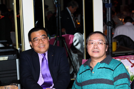 前中華民國藥師公會全國聯合會連瑞猛理事長（圖左）及本會游丈樟顧問（圖右）也出席本次晚會